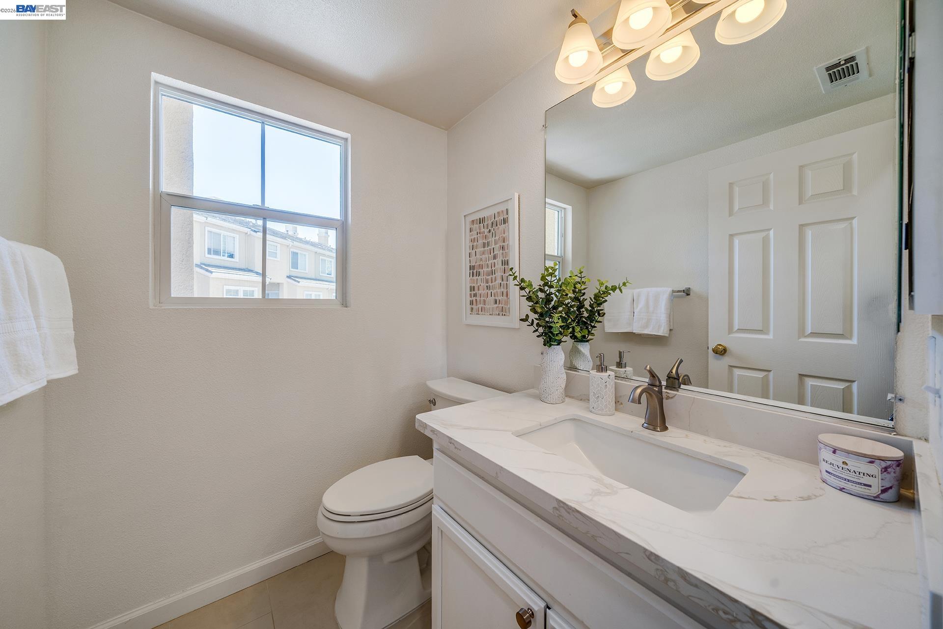 3541 Madison Common