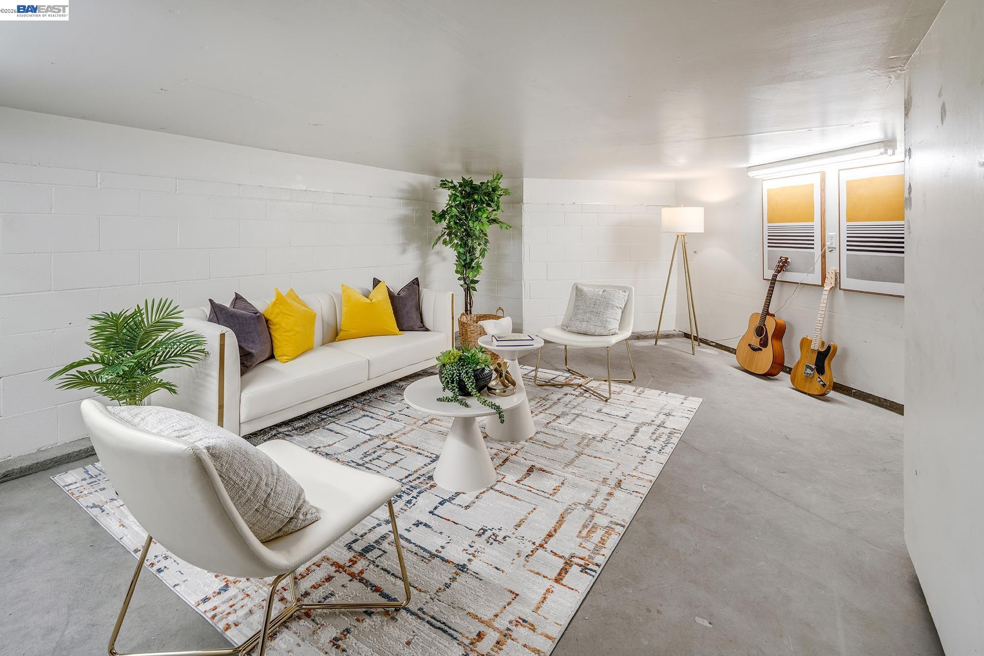 3541 Madison Common