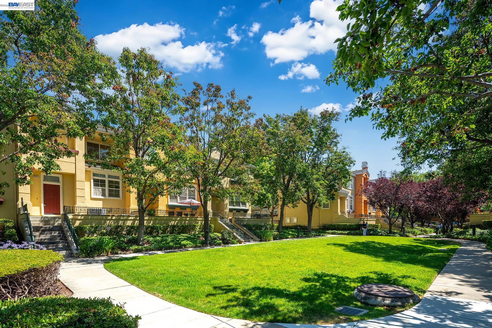 3541 Madison Common