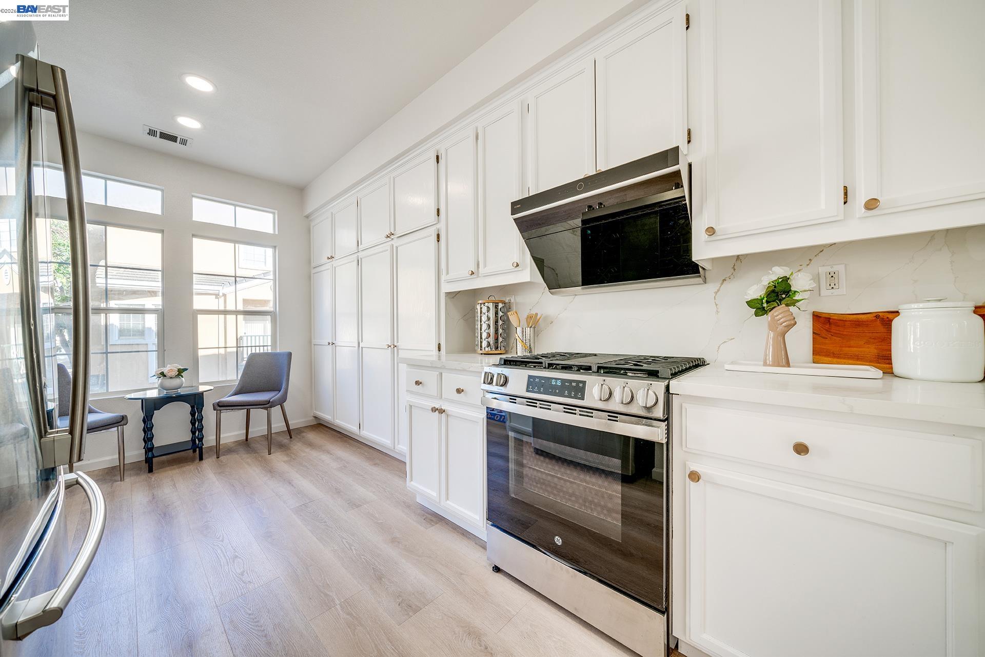 3541 Madison Common