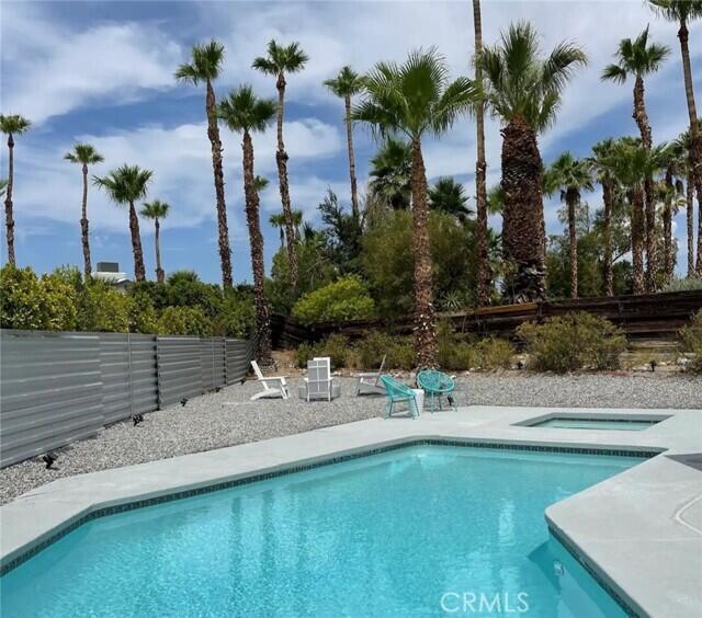 1340 E Gem CIR