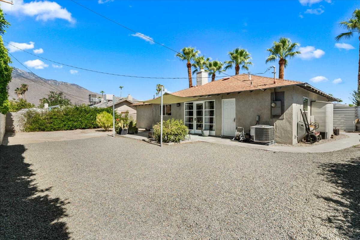 3767 E Sunny Dunes RD