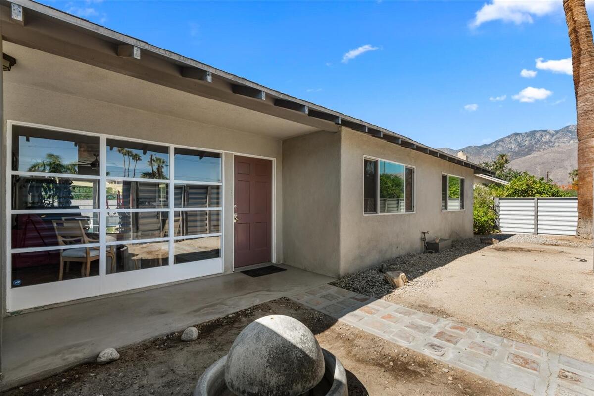 3767 E Sunny Dunes RD