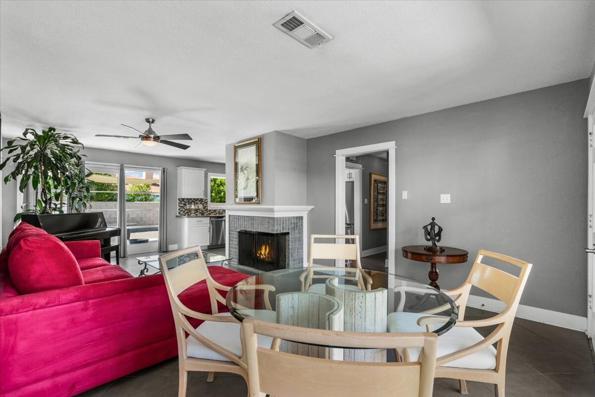 3767 E Sunny Dunes RD