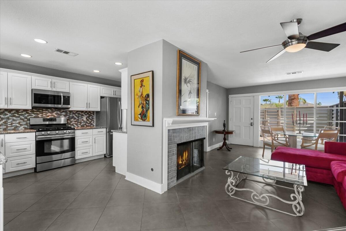 3767 E Sunny Dunes RD