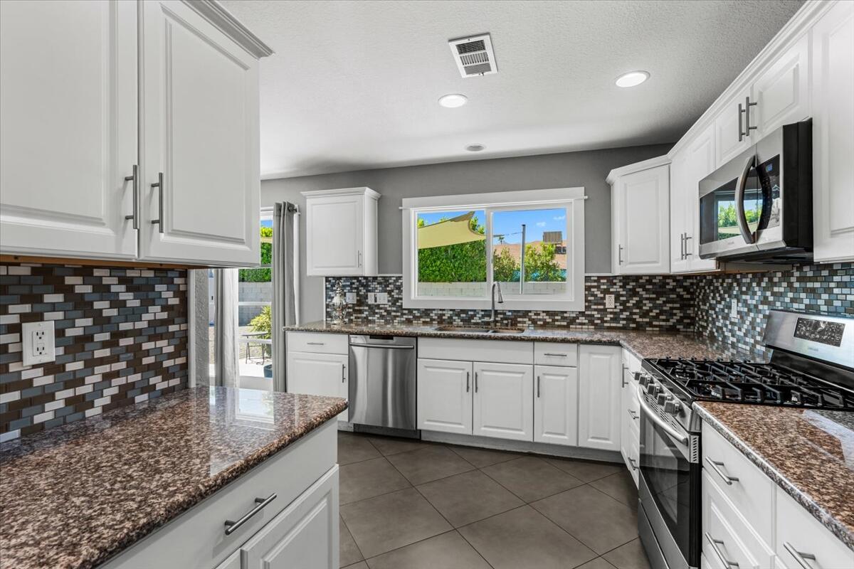 3767 E Sunny Dunes RD