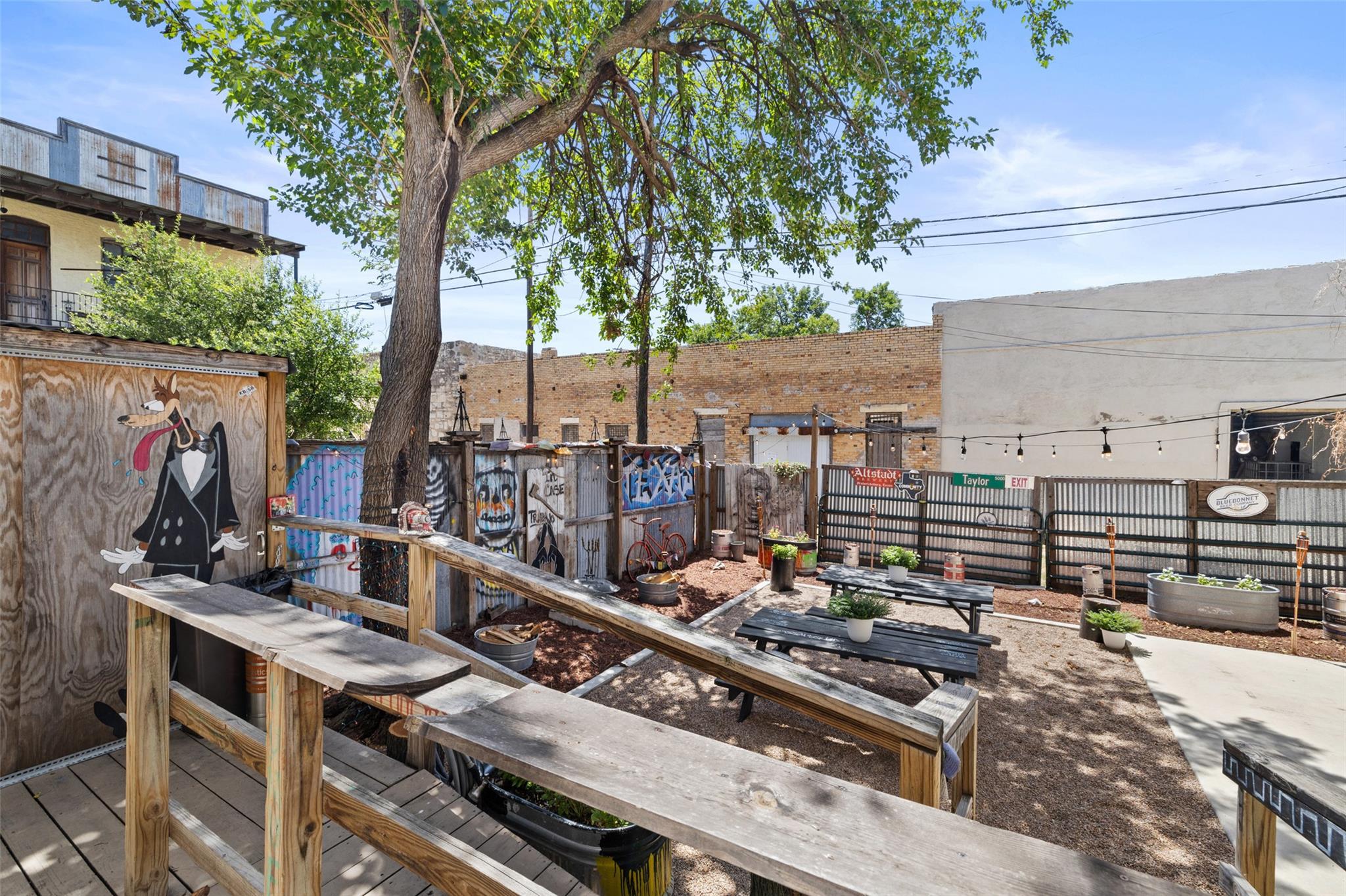 113 W 2nd ST