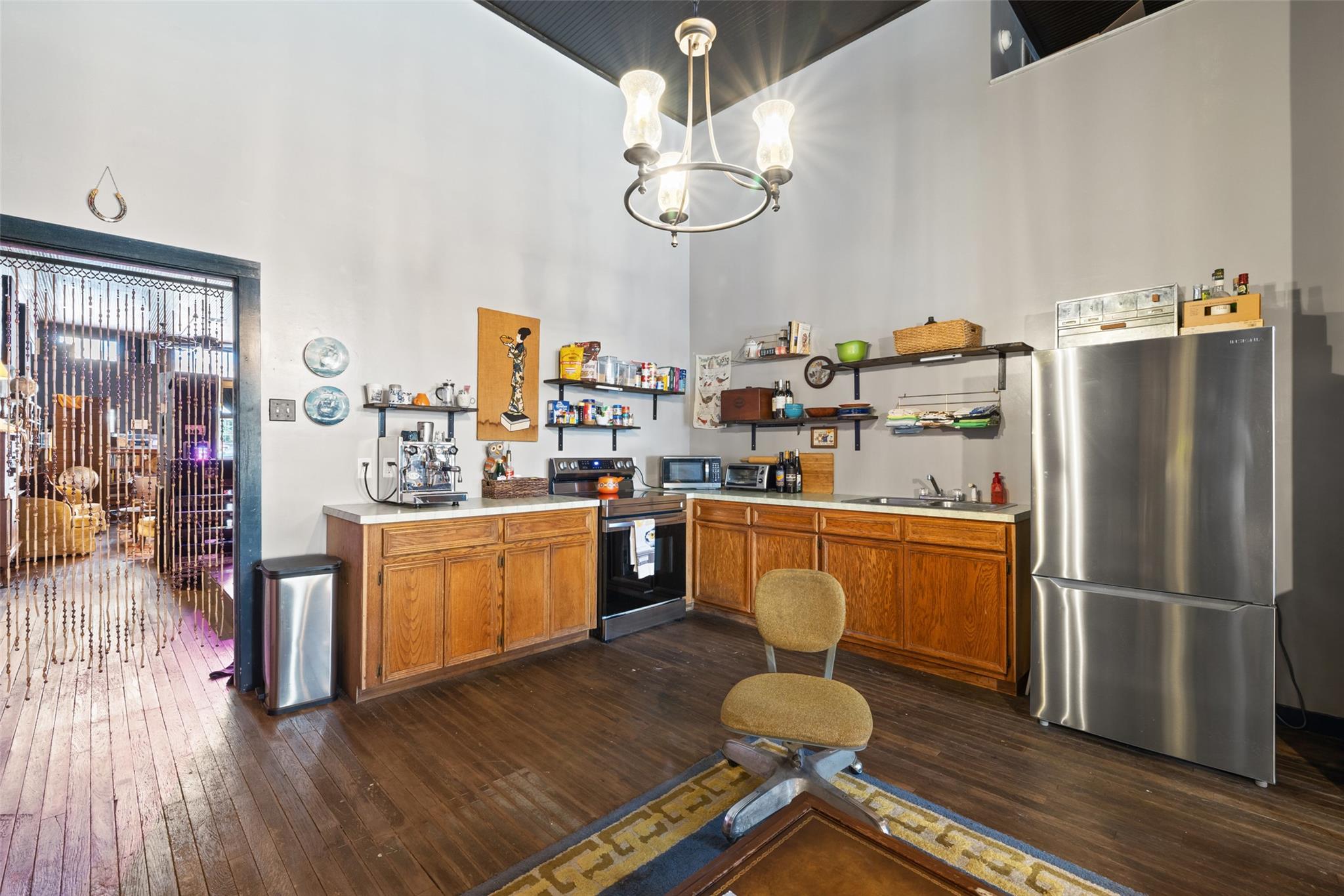 113 W 2nd ST