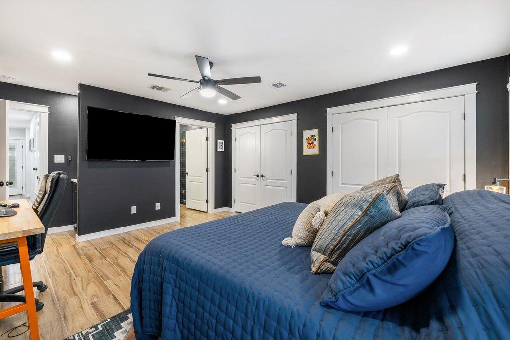 4006 Kings Canyon DR