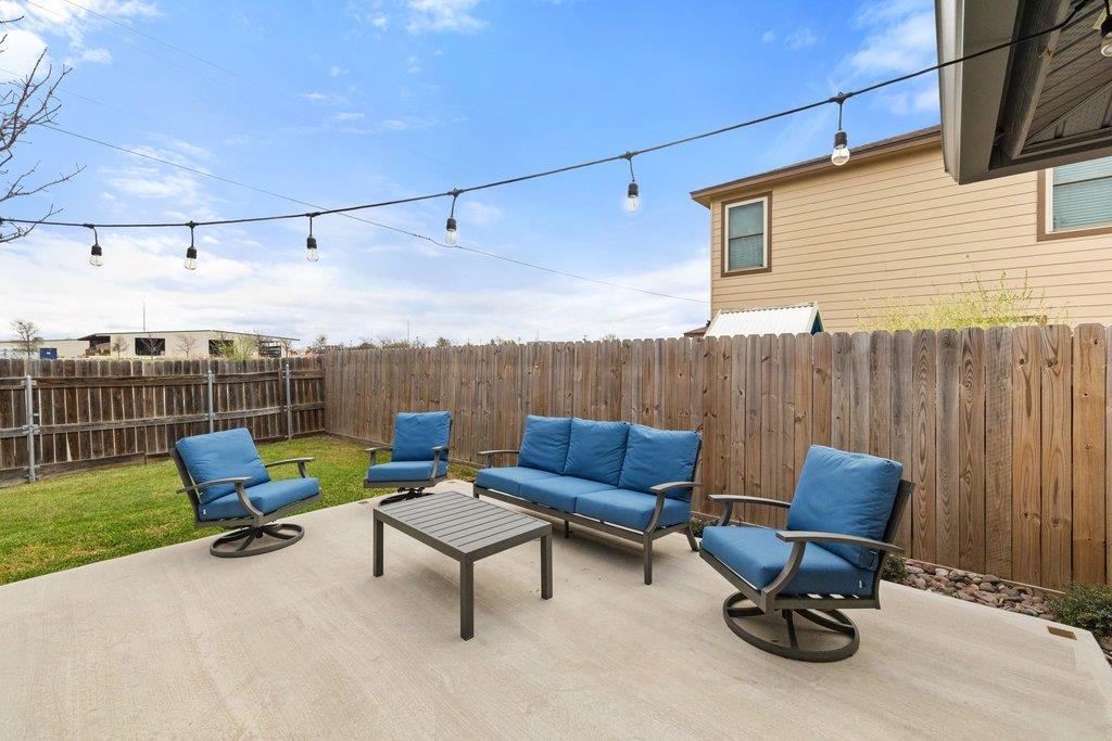 4006 Kings Canyon DR