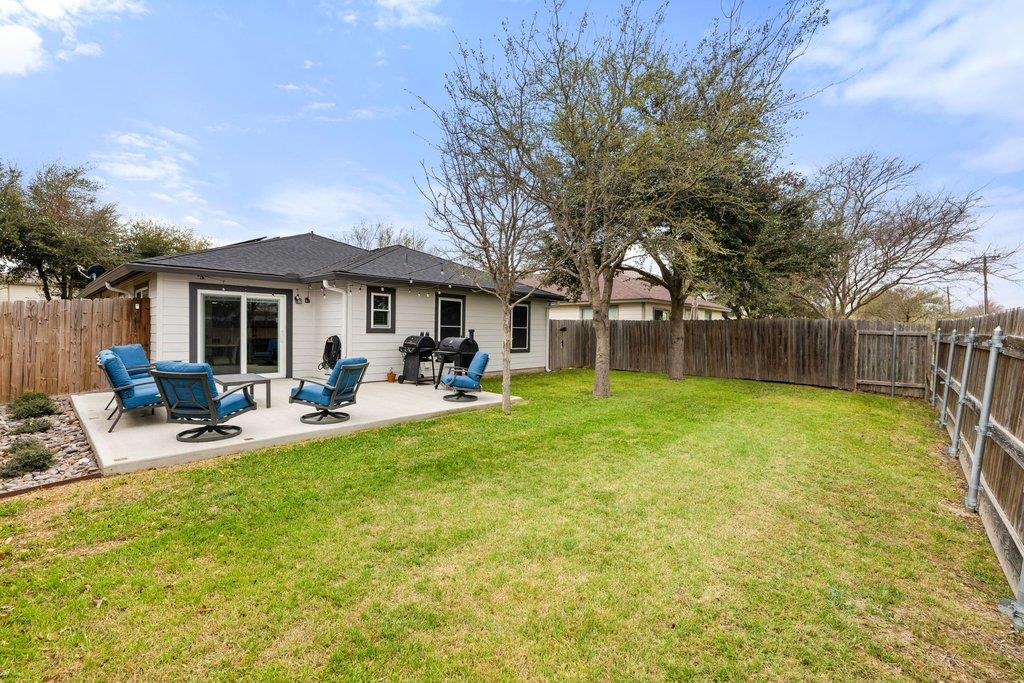 4006 Kings Canyon DR