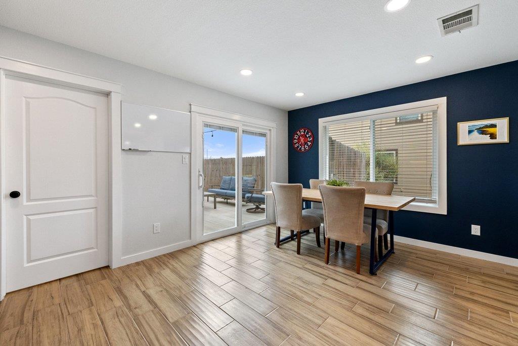 4006 Kings Canyon DR