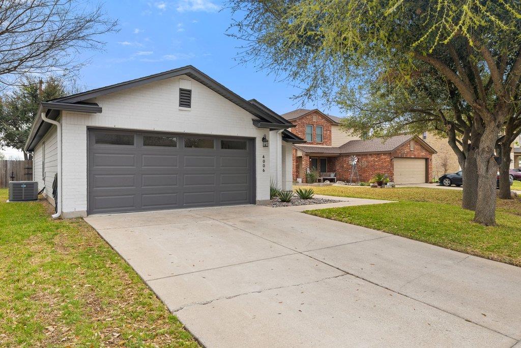 4006 Kings Canyon DR