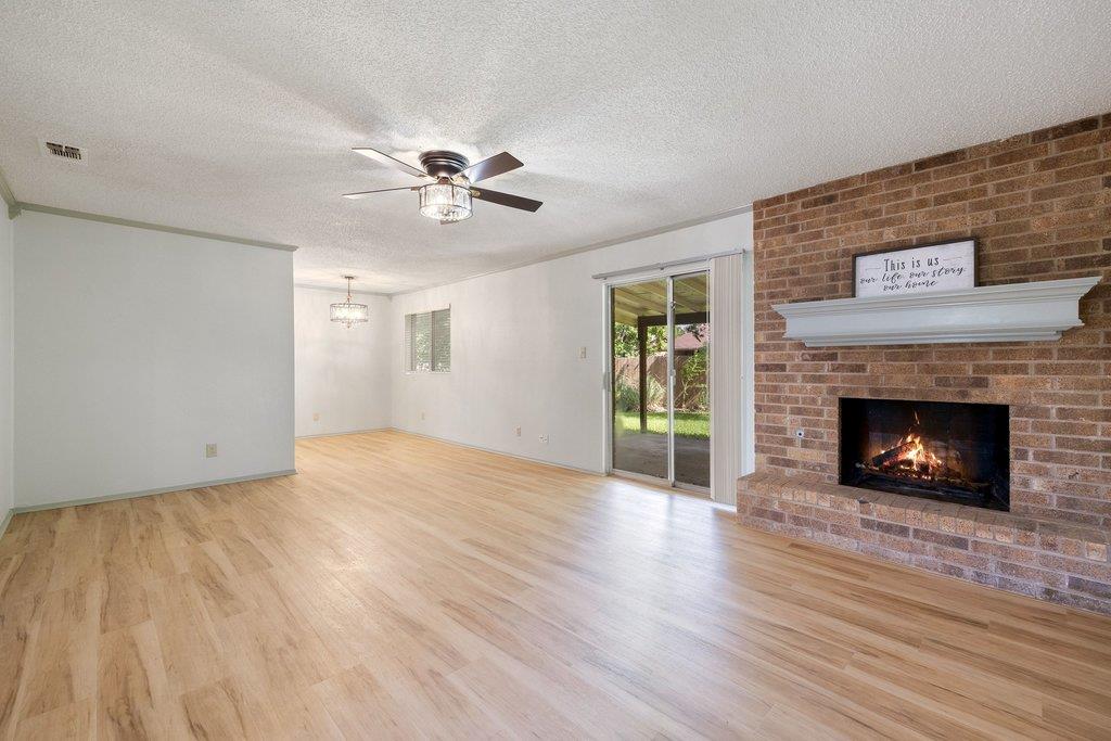 704 Brookwood CIR