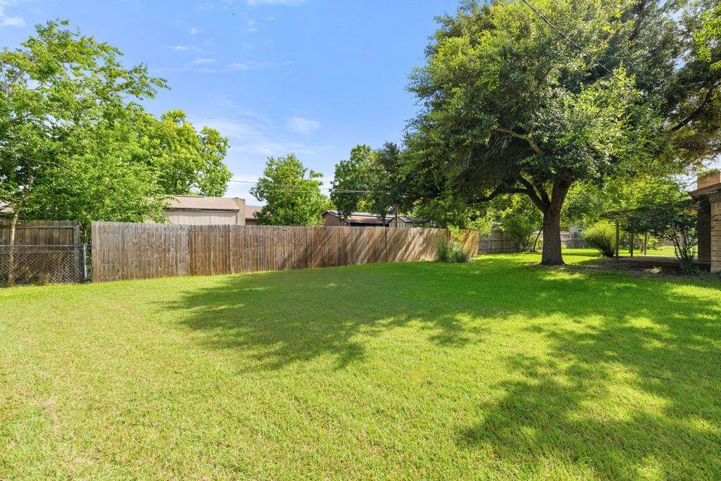704 Brookwood CIR