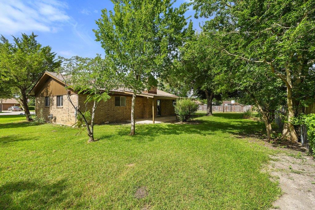 704 Brookwood CIR