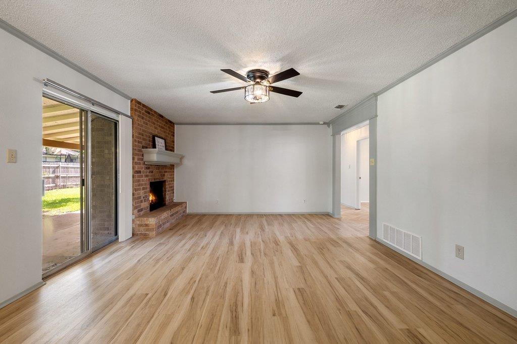 704 Brookwood CIR