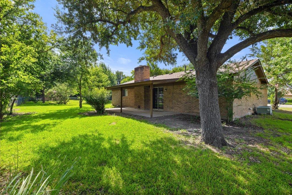 704 Brookwood CIR