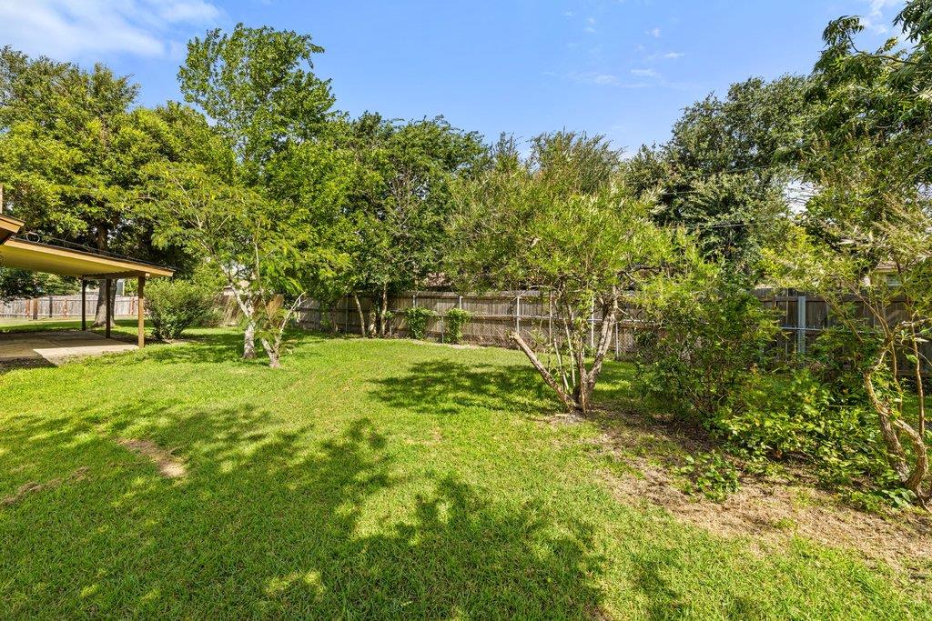 704 Brookwood CIR