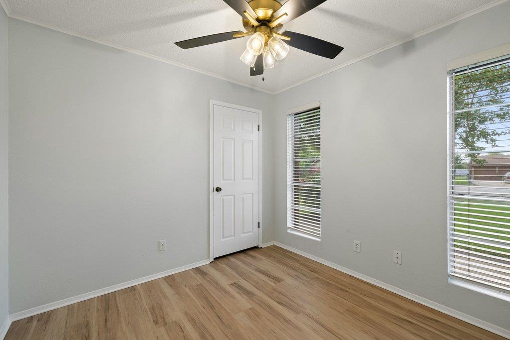 704 Brookwood CIR