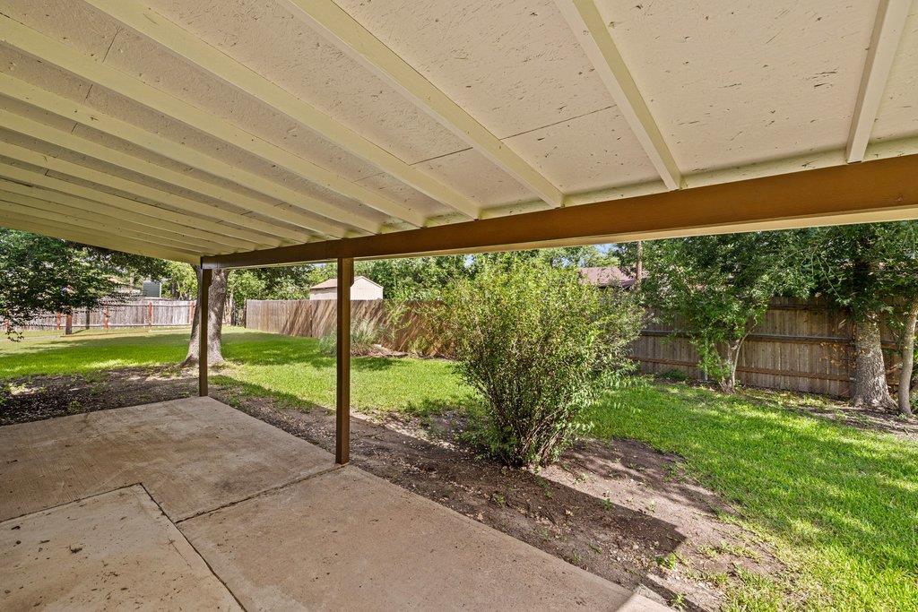 704 Brookwood CIR