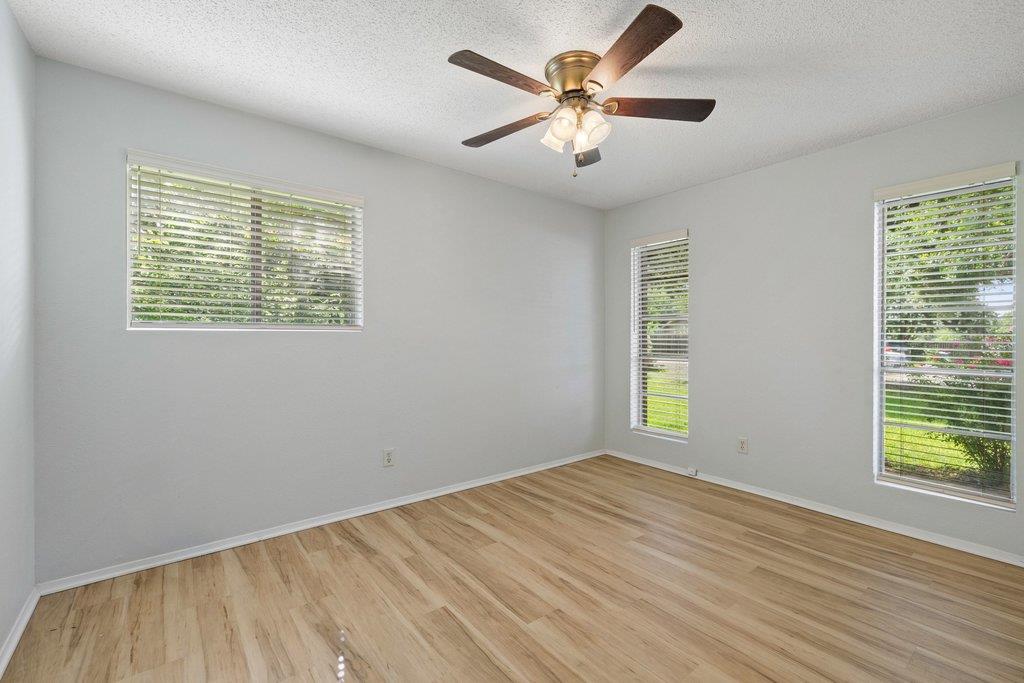704 Brookwood CIR