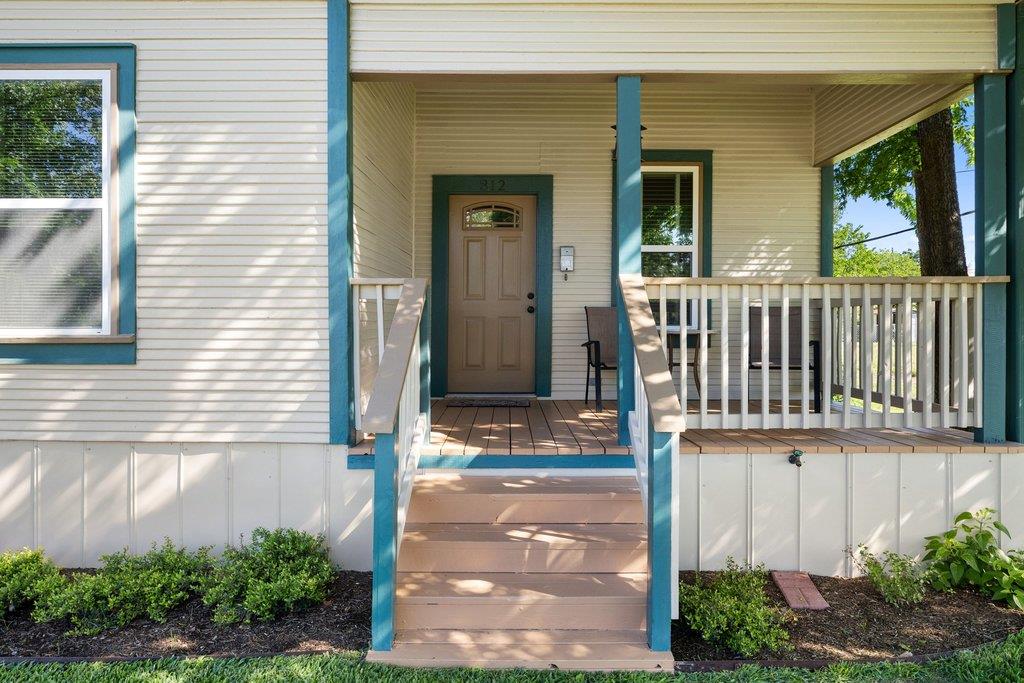 314 and 312 W 3rd ST