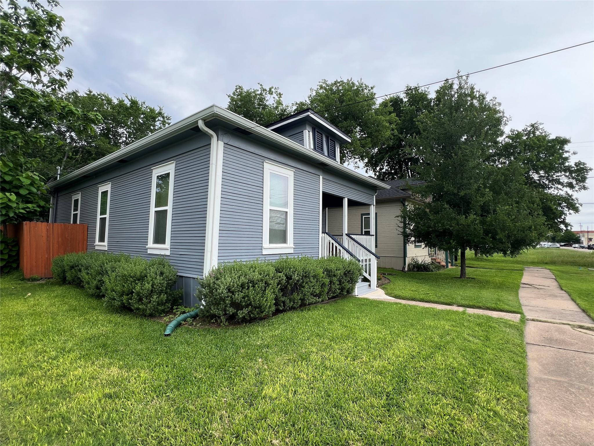 314 W Third ST