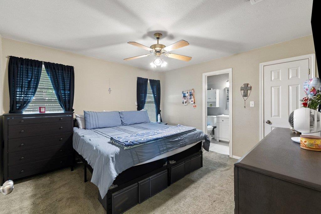 306 Lydia LN