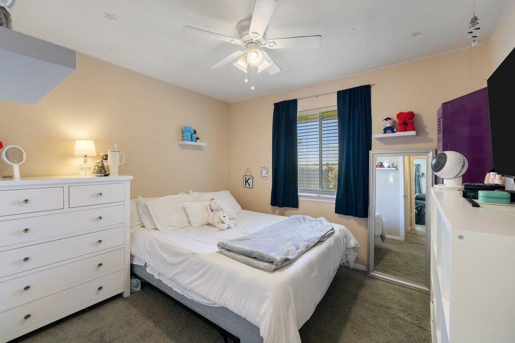 306 Lydia LN