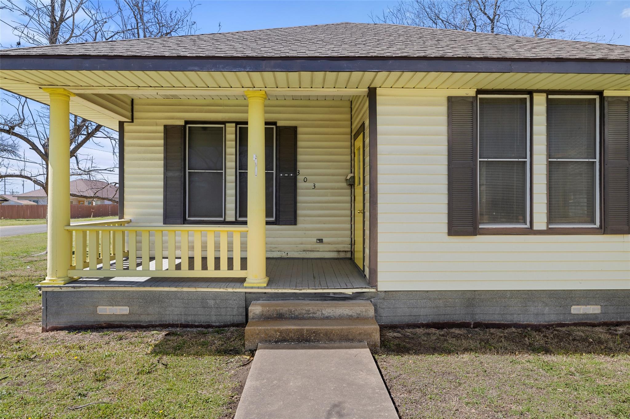 303 Vernon ST