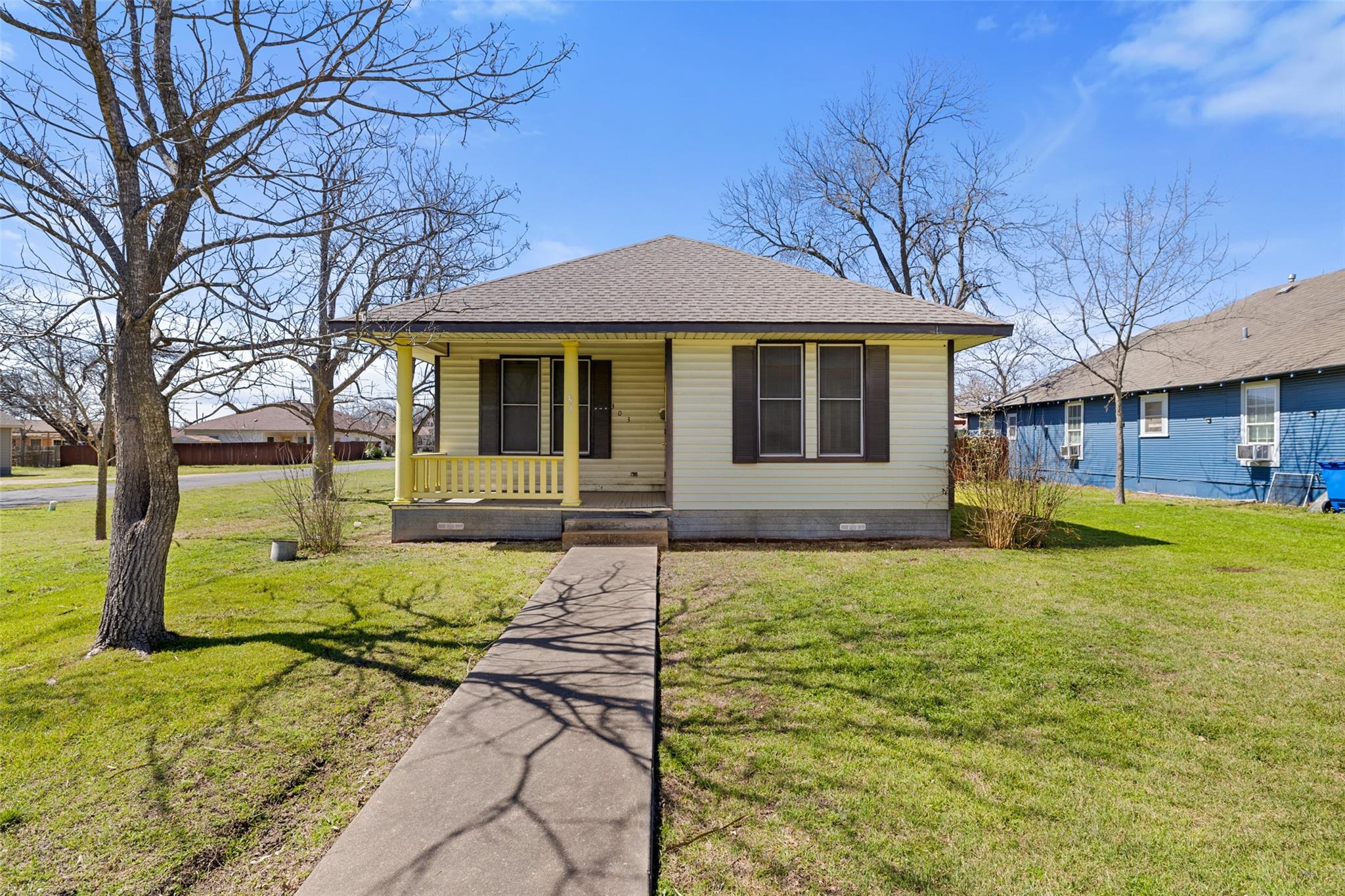 303 Vernon ST