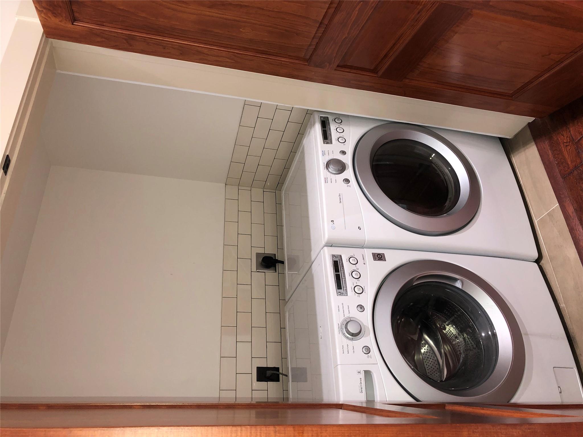 110 W 2nd ST # B Unit: Loft B