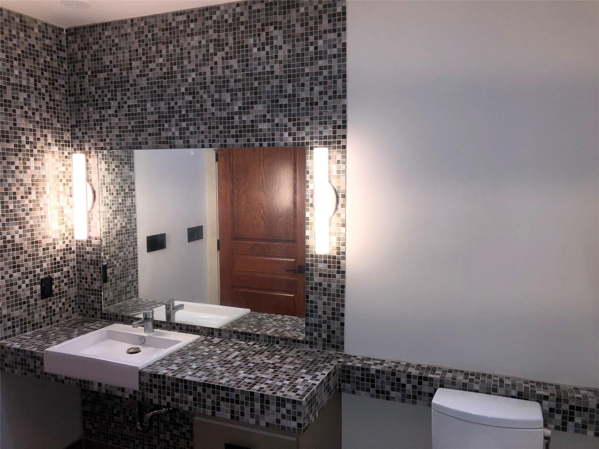 110 W 2nd ST # B Unit: Loft B