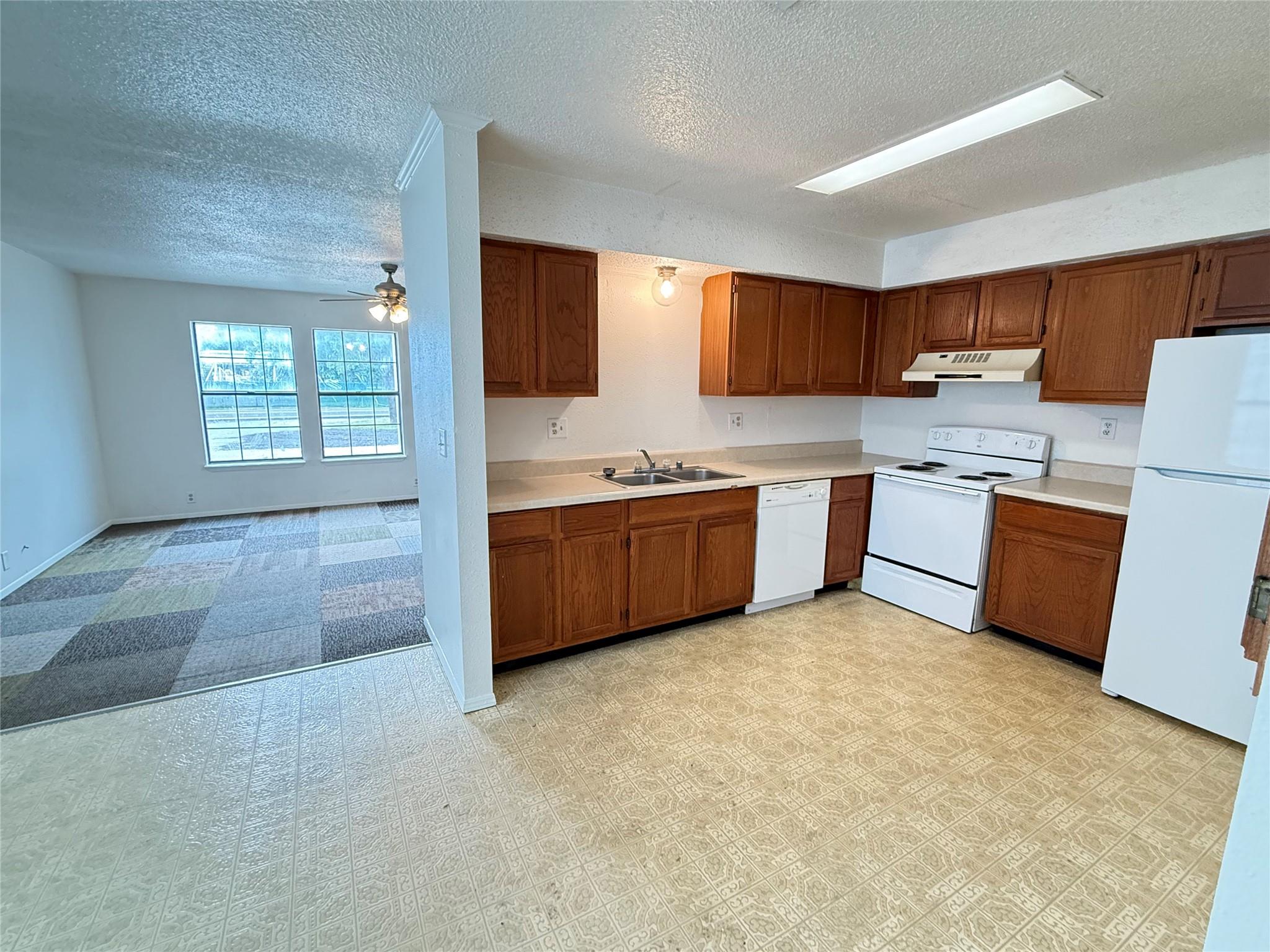 103 E Moerbe ST # B