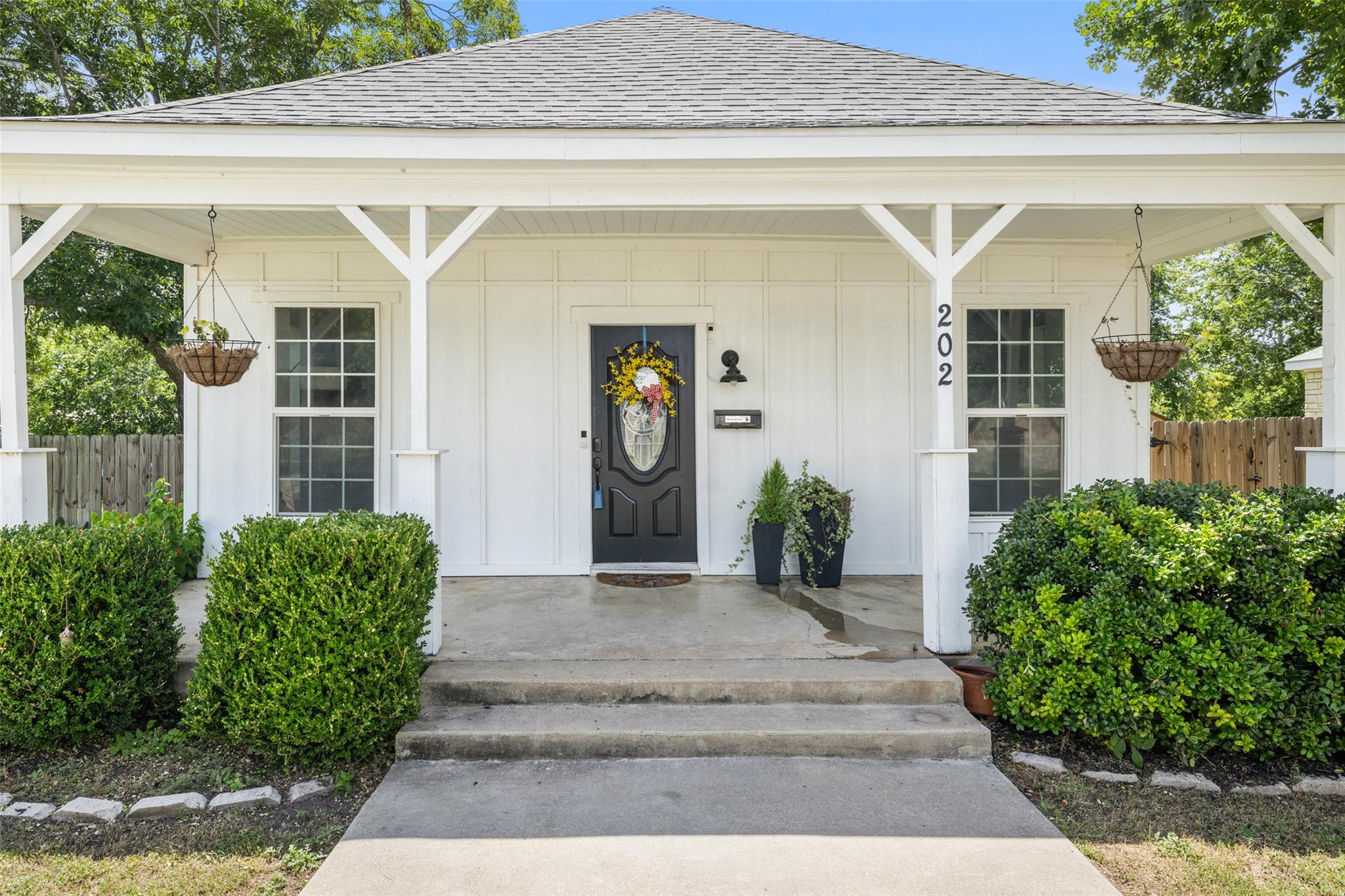 202 Brewster Ave