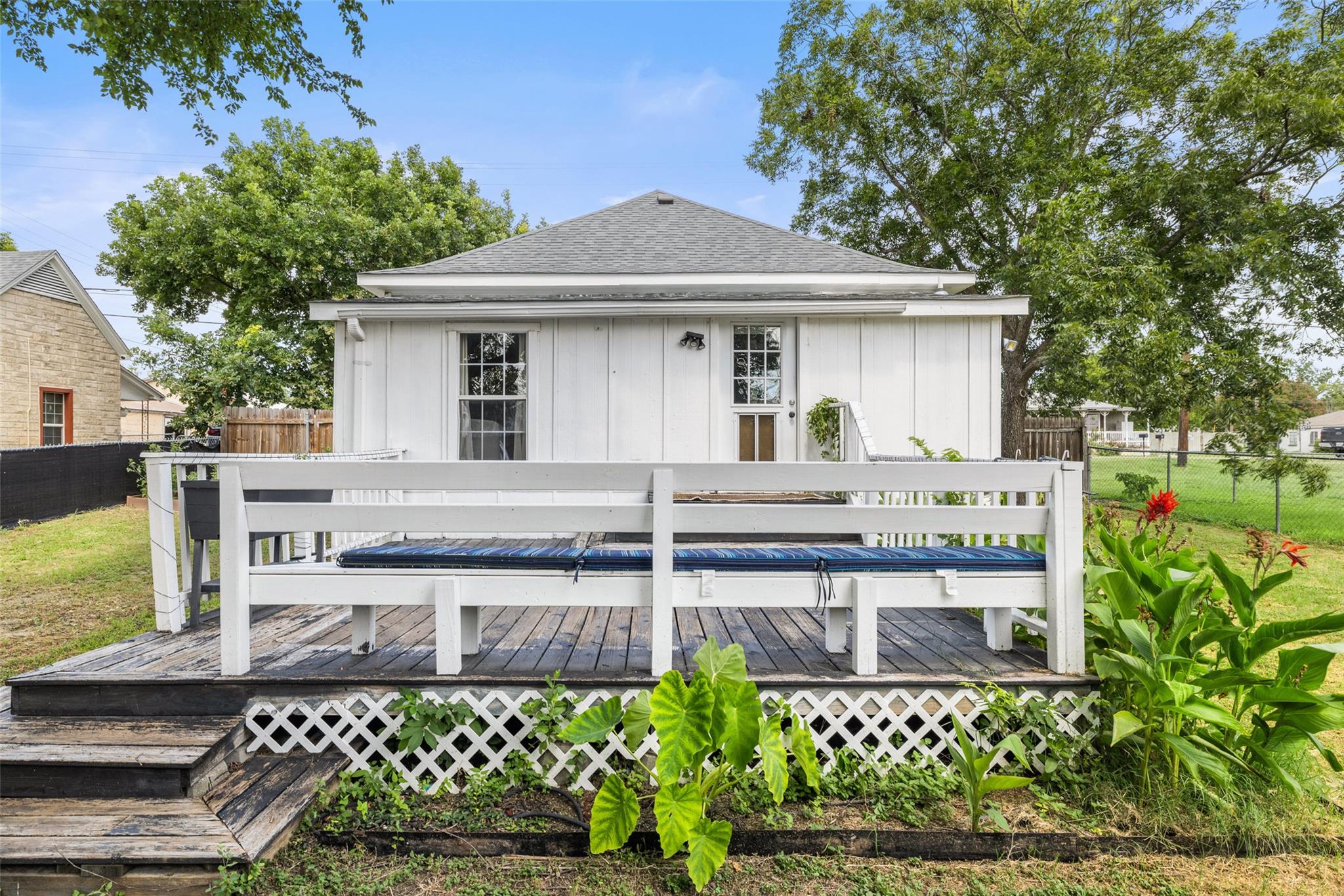 202 Brewster Ave