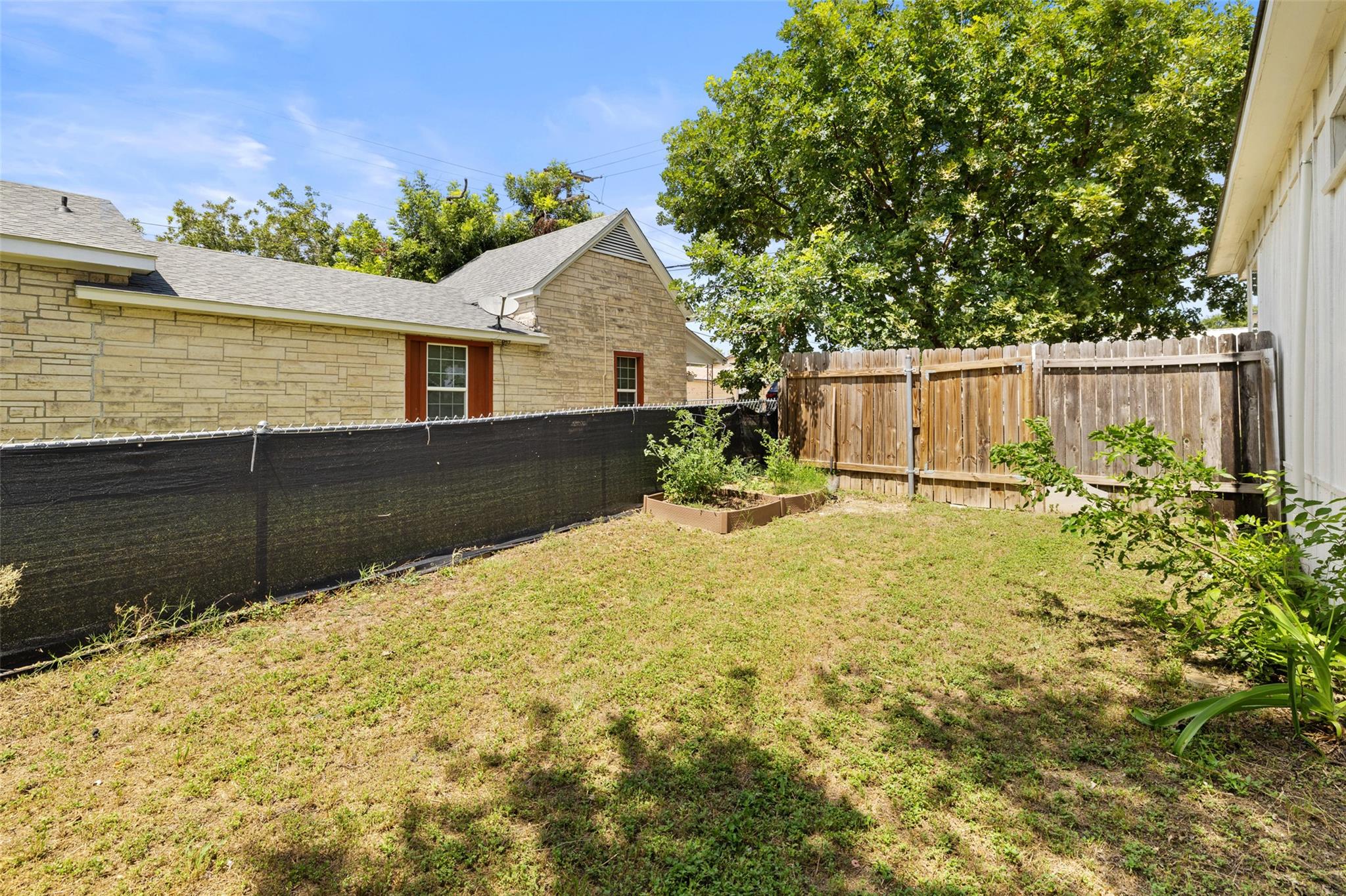 202 Brewster Ave