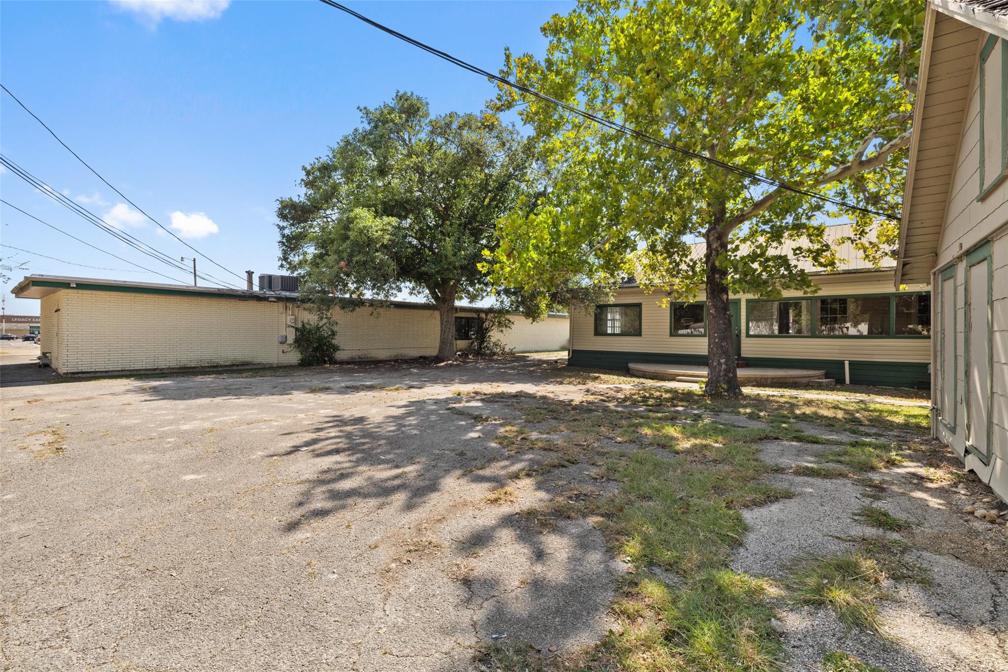 620 N Main ST