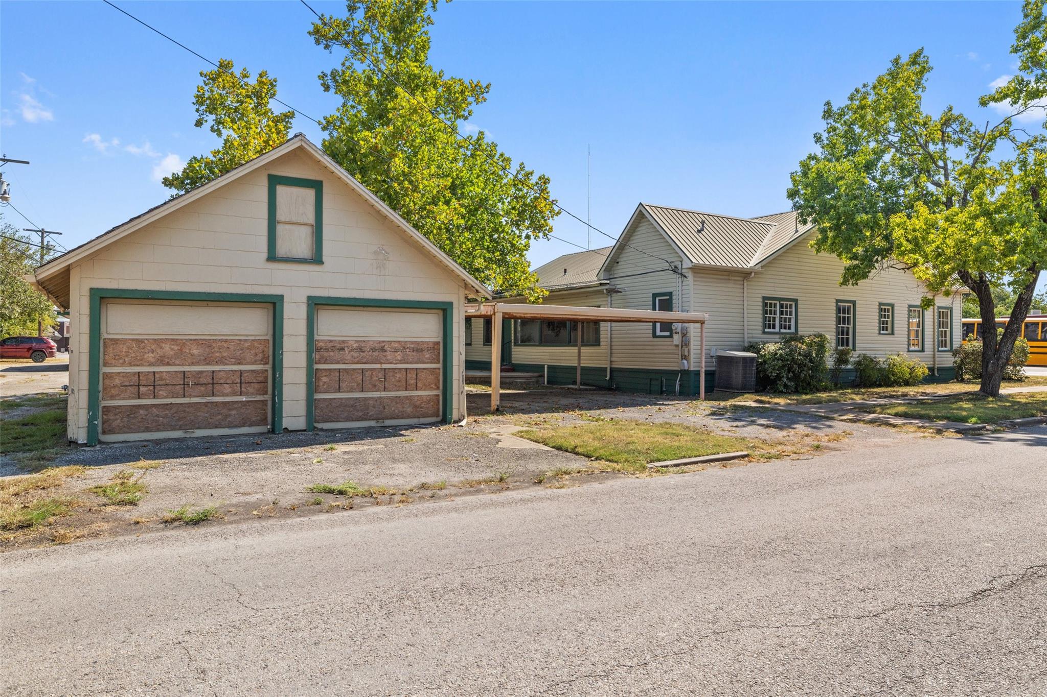 620 N Main ST