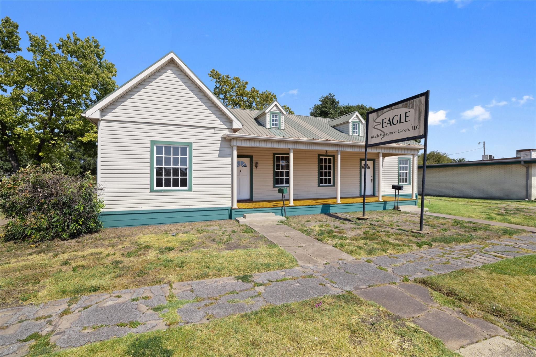 620 N Main ST