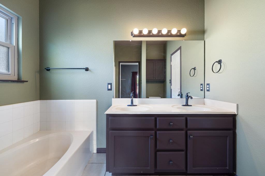 101 Bluejay CV, Hutto