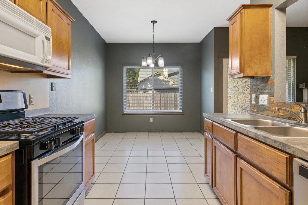 101 Bluejay CV, Hutto