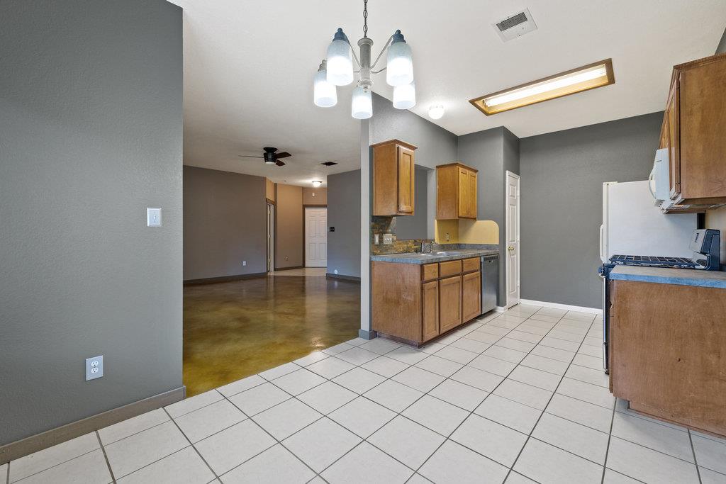 101 Bluejay CV, Hutto