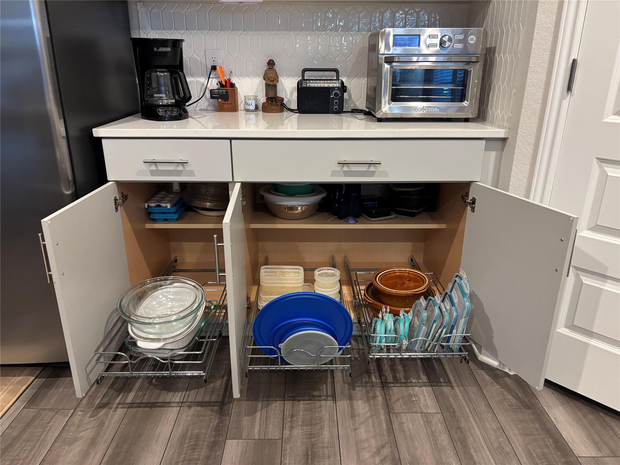 130 NW Greenspire LN NW