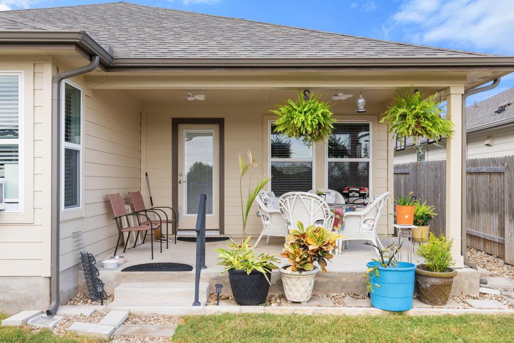 130 NW Greenspire LN NW