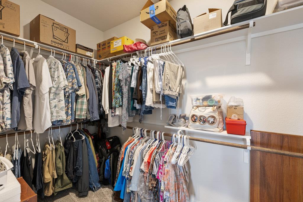 130 NW Greenspire LN NW