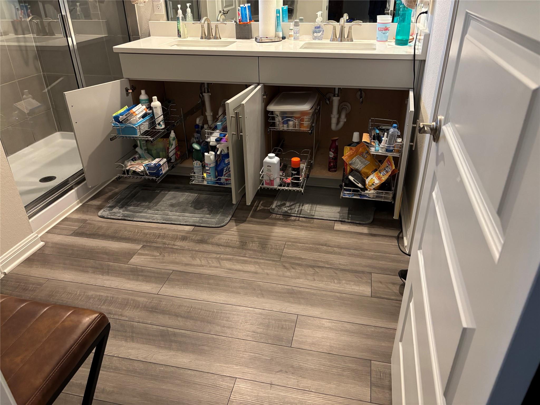 130 NW Greenspire LN NW