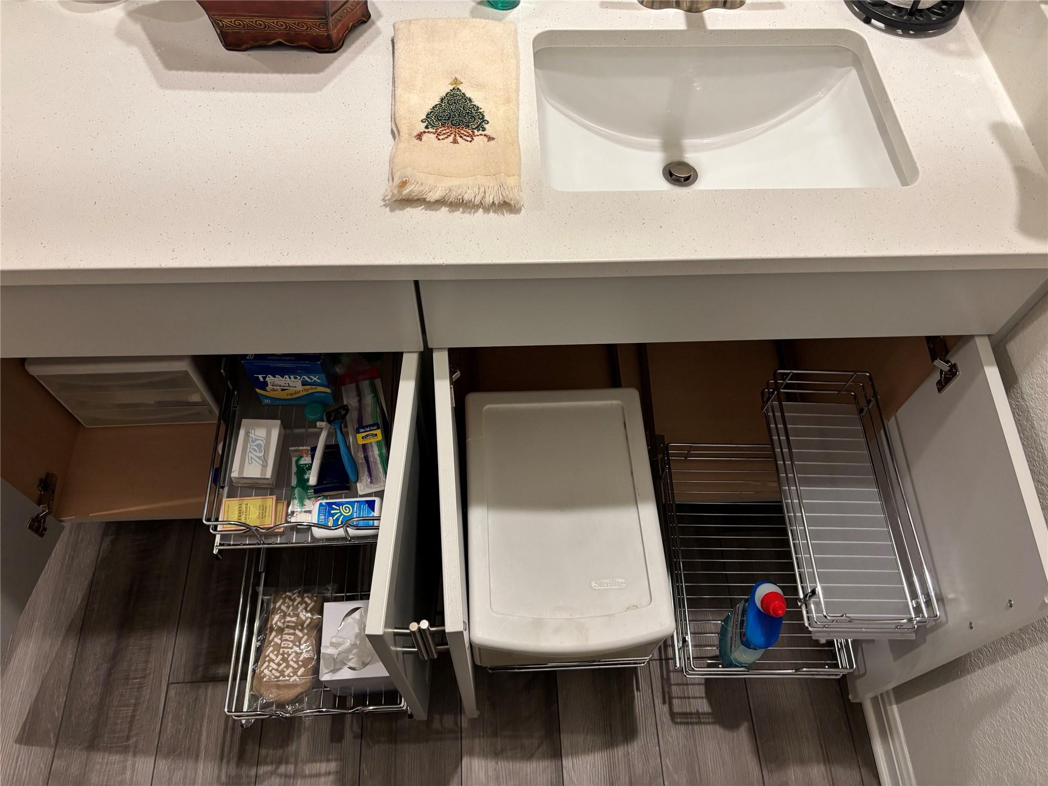 130 NW Greenspire LN NW