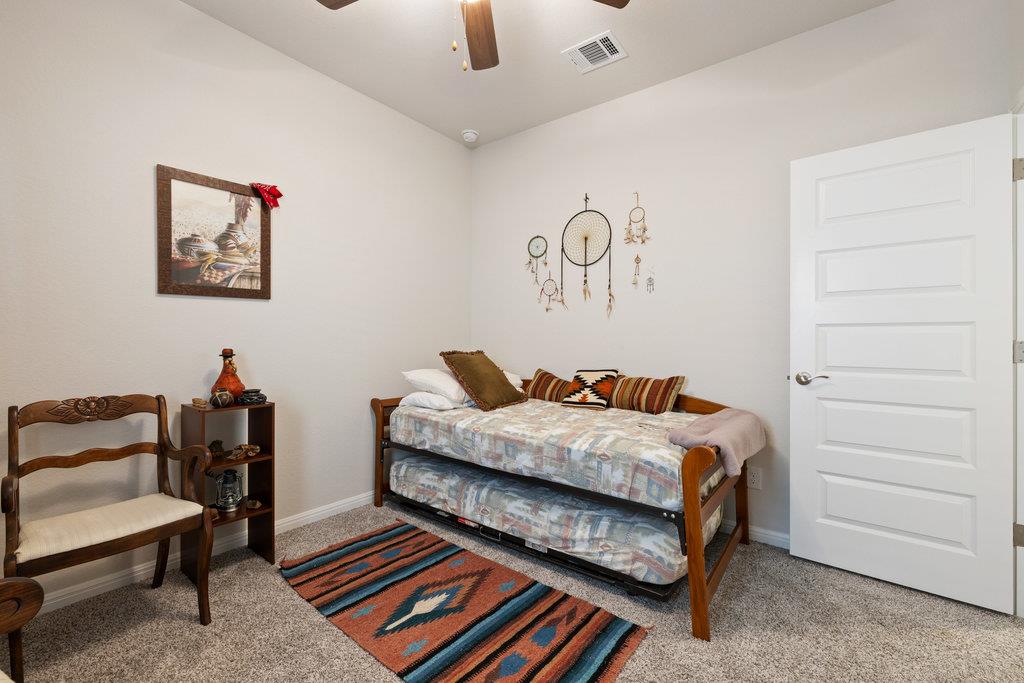 130 NW Greenspire LN NW